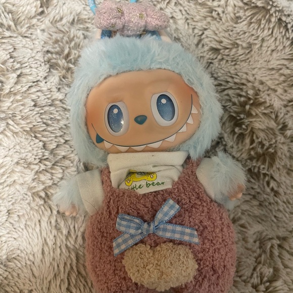 Cute Labubu Set with Blue and Pink Outfits - Picture 3 of 4